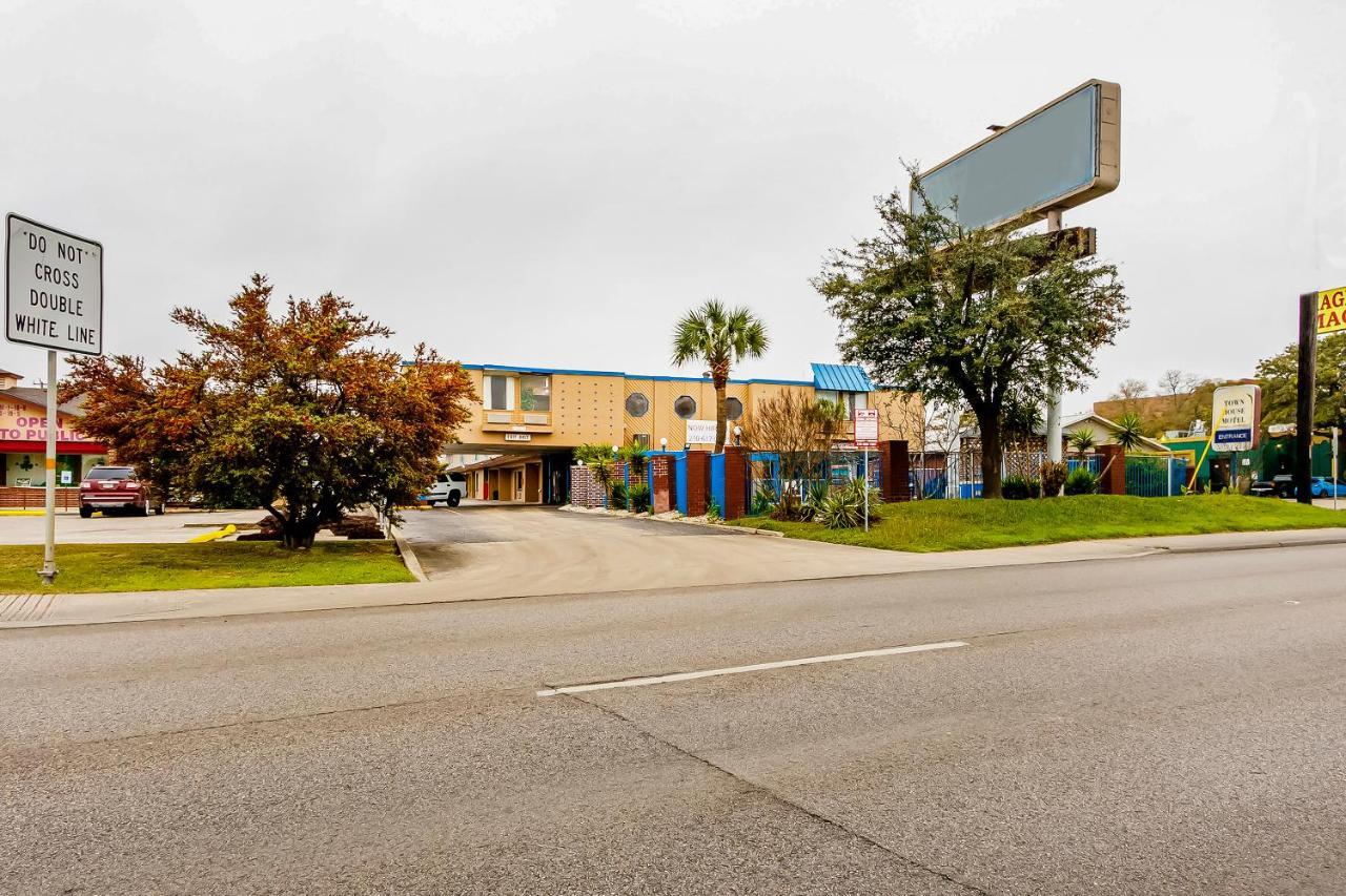 Americas Best Value Inn San Antonio Airport South Bagian luar foto