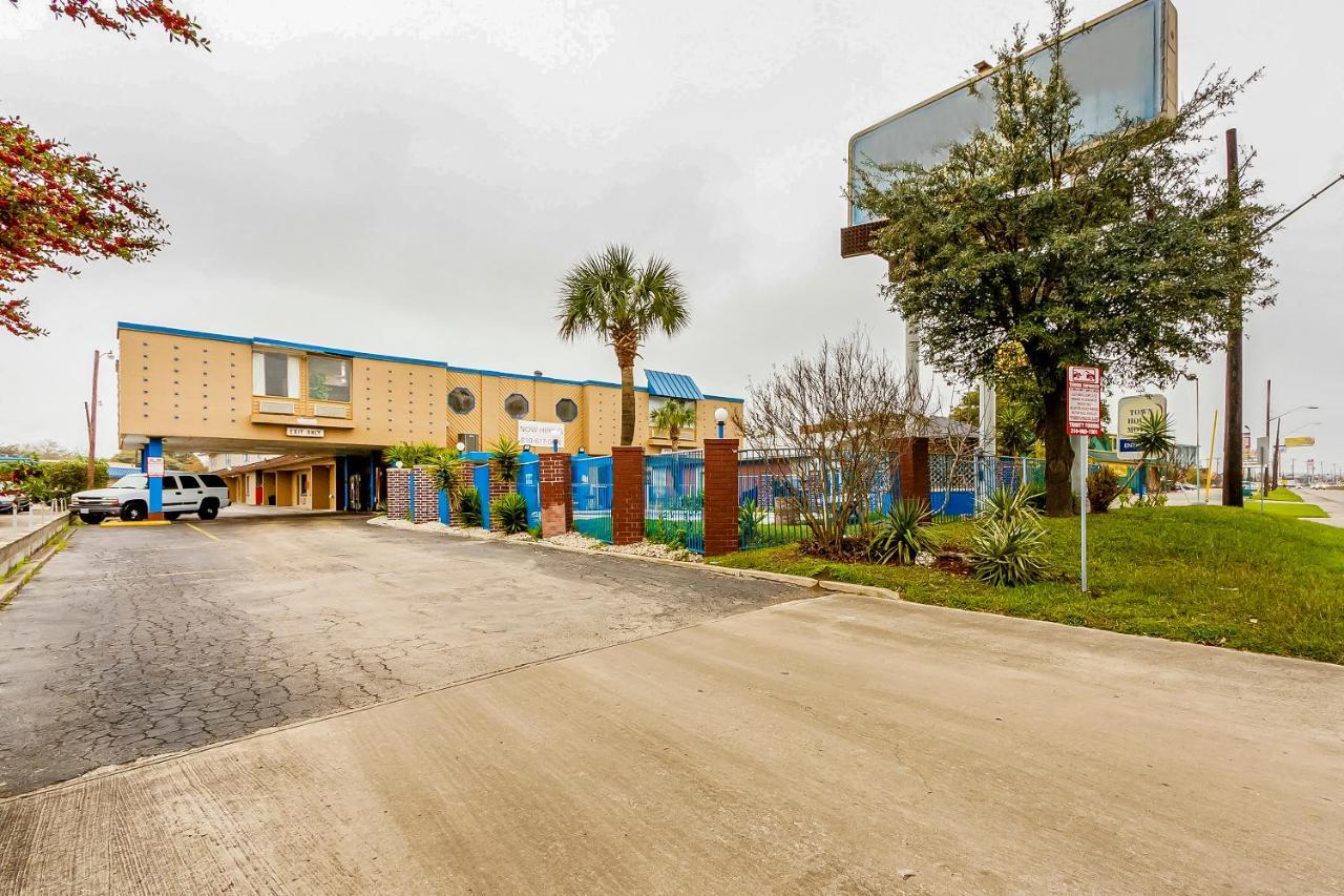 Americas Best Value Inn San Antonio Airport South Bagian luar foto