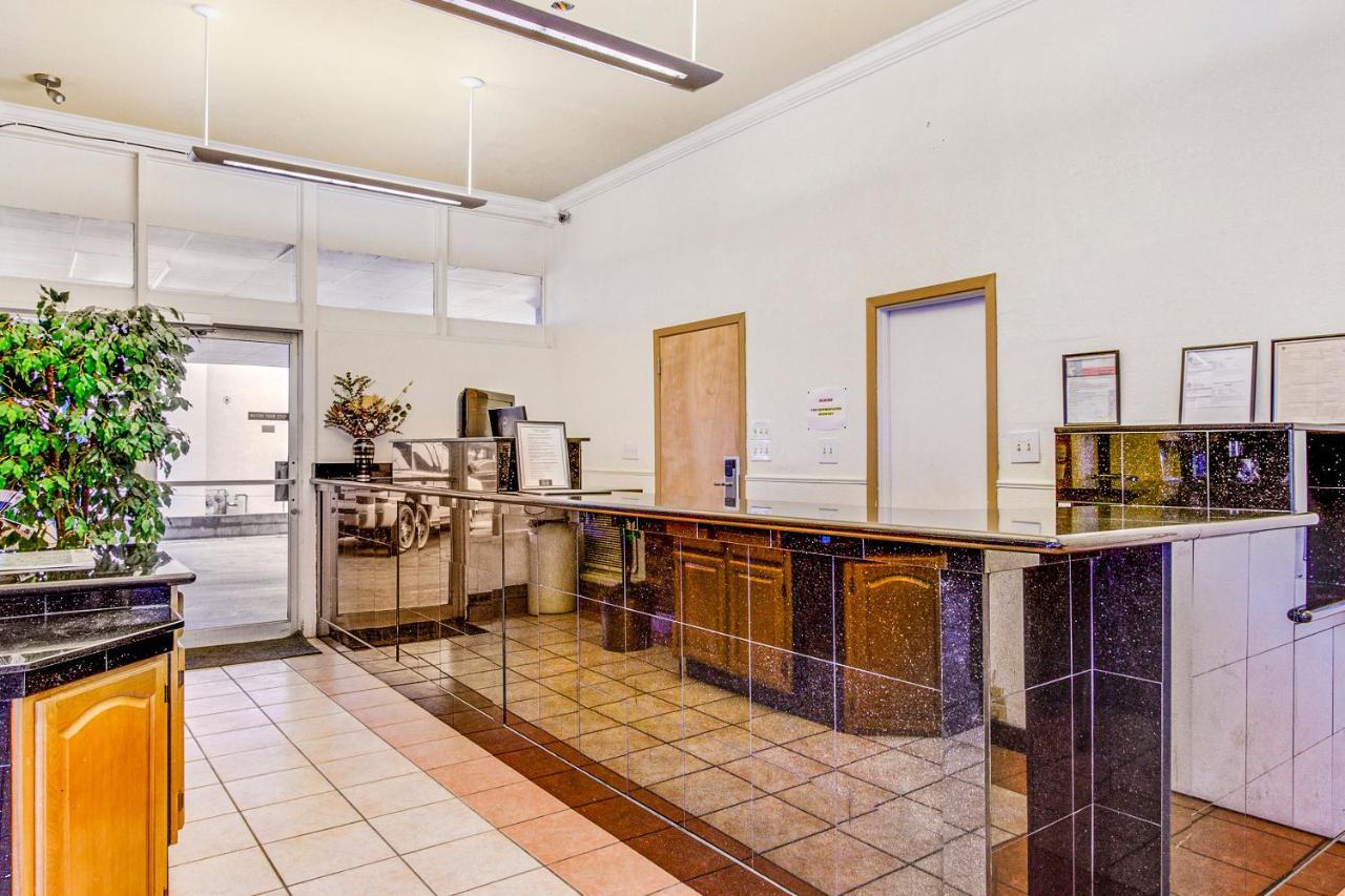 Americas Best Value Inn San Antonio Airport South Bagian luar foto