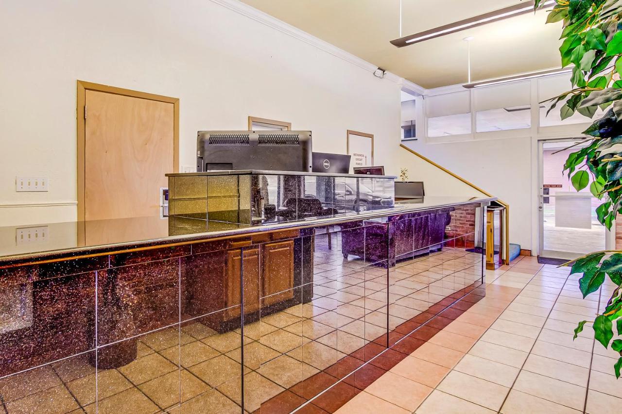 Americas Best Value Inn San Antonio Airport South Bagian luar foto