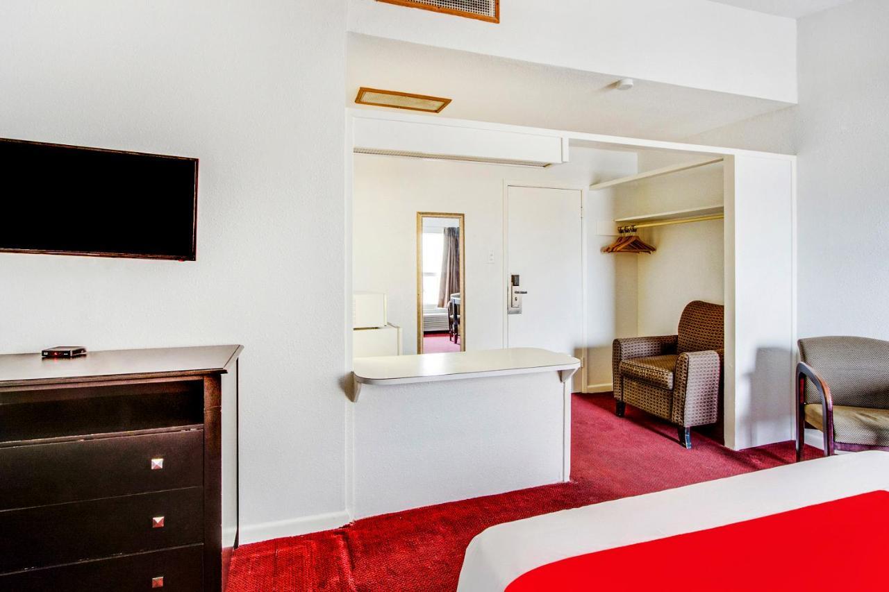 Americas Best Value Inn San Antonio Airport South Bagian luar foto