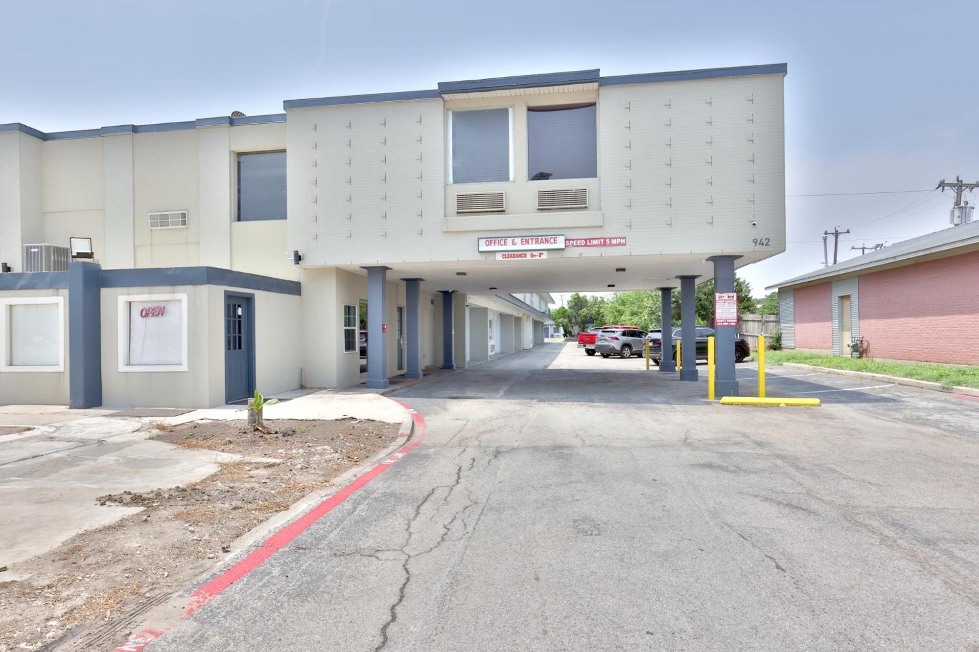 Americas Best Value Inn San Antonio Airport South Bagian luar foto